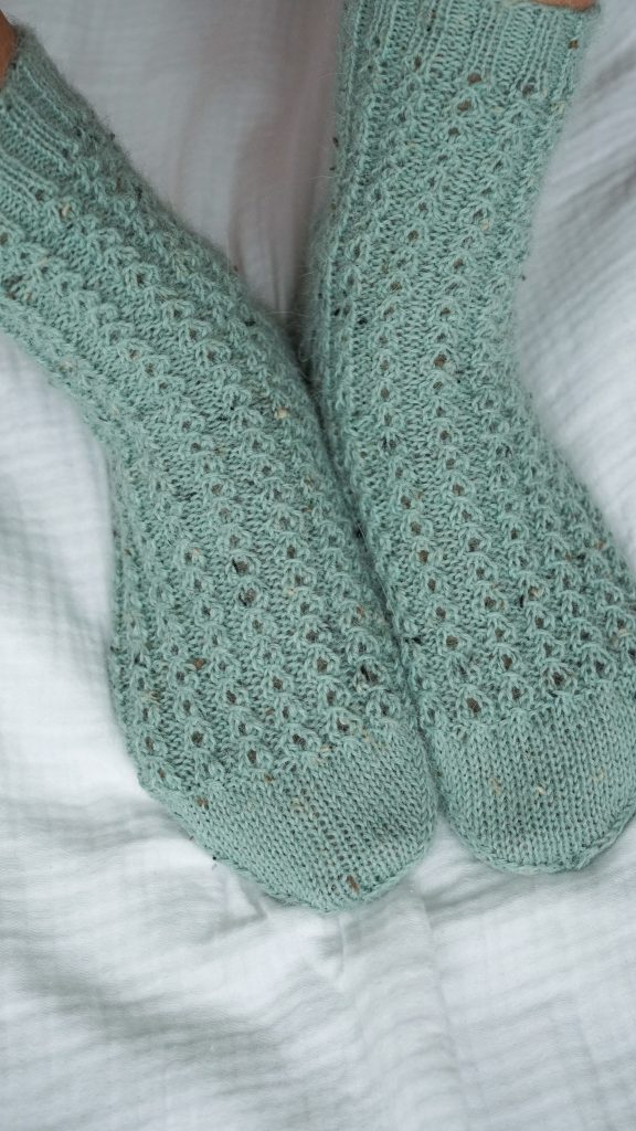 Socken stricken Anleitung Kaffeebohnenmuster