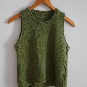 Tanktop stricken Anleitung Top Sritahnu Vorderansicht